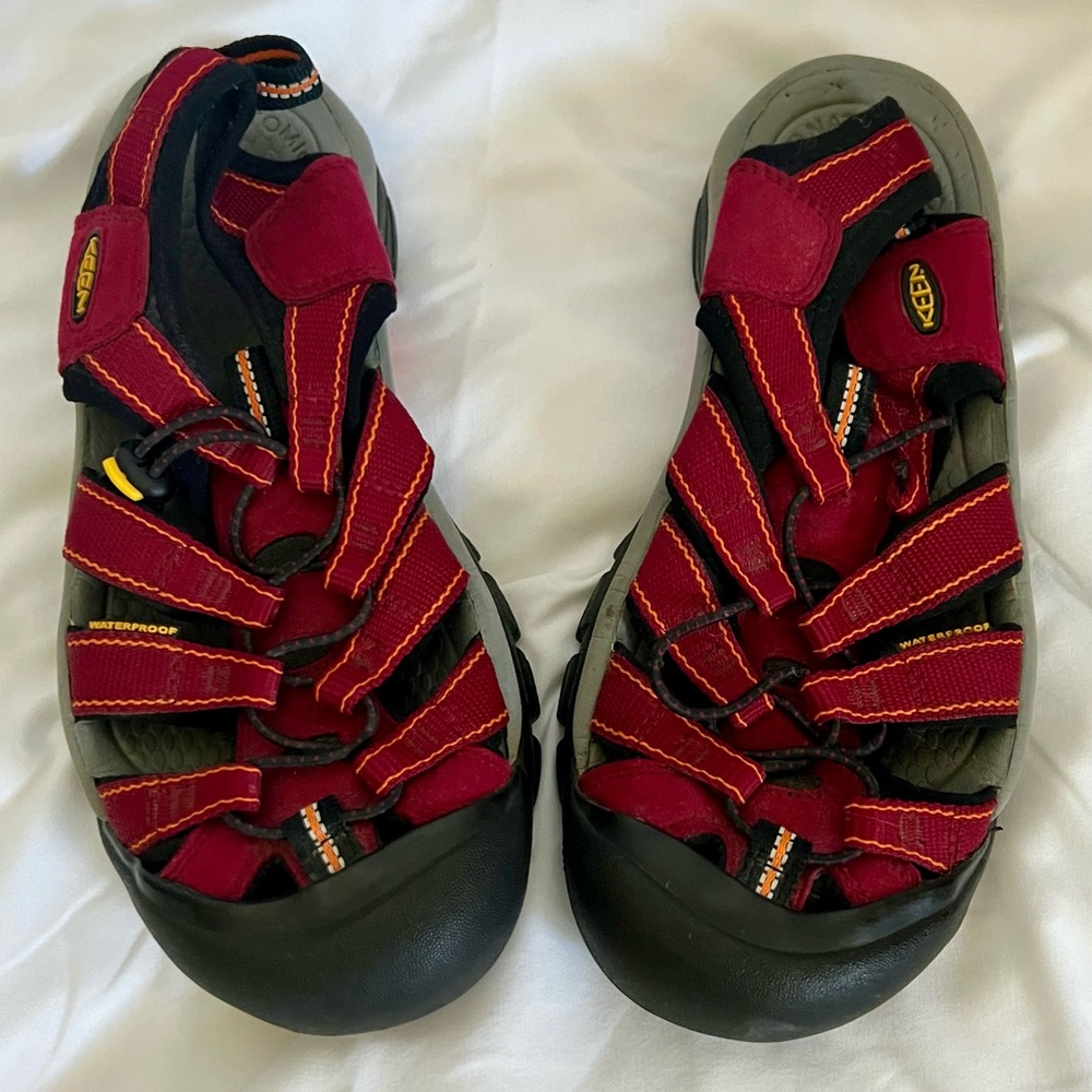 Women’s keens